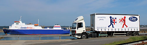 8.0m trailer with Goodwill